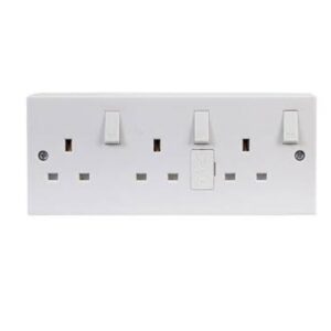 1-Way to 3-Way Switched Socket Converter